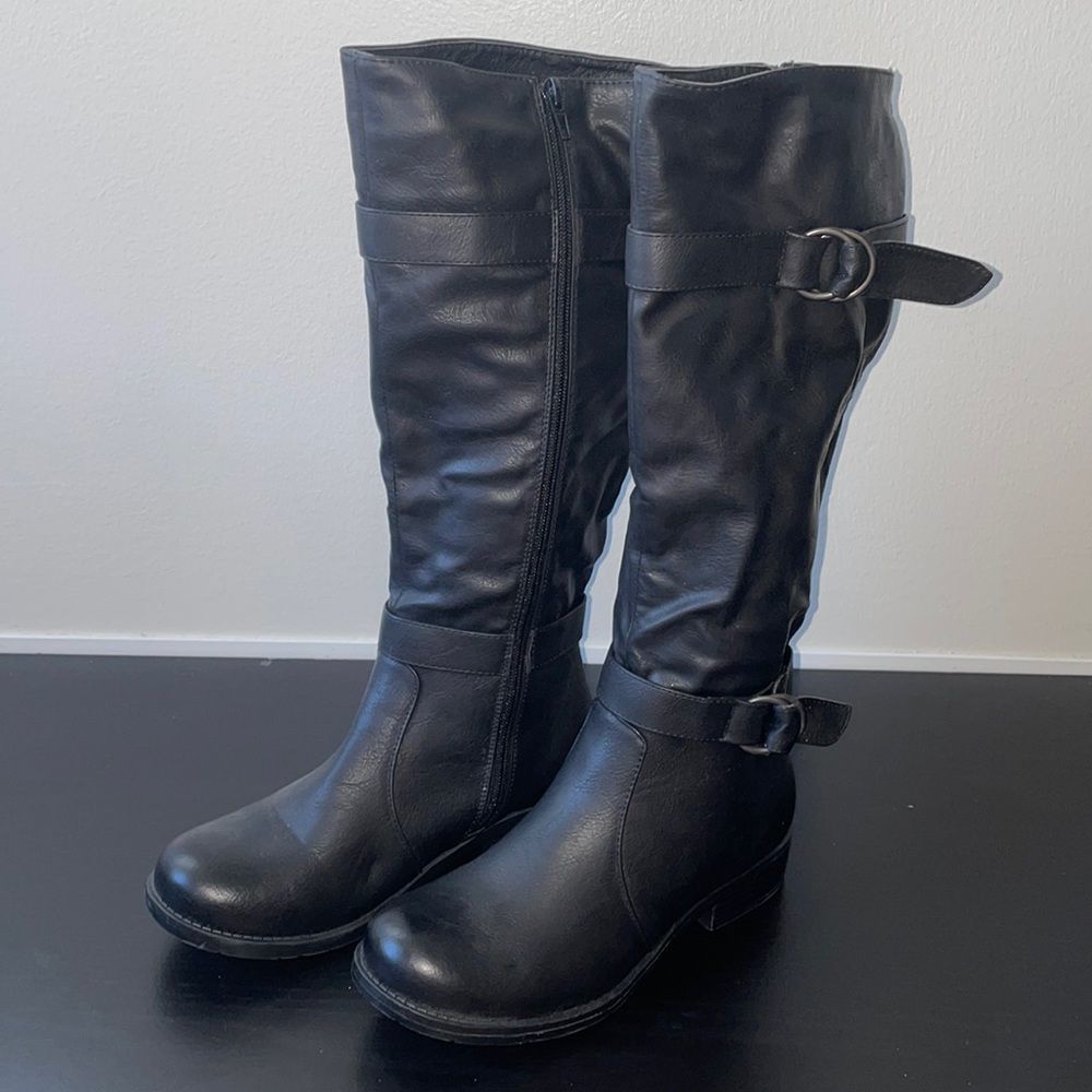 Kisses Black Too Janet Women's Riding Boots with Buckles and Round Toe Size 6.5